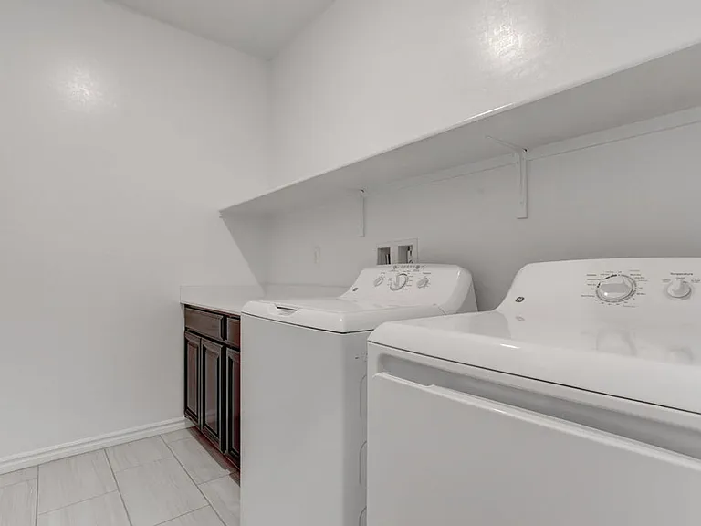7106 Calvert Cliffs St — Photo 32