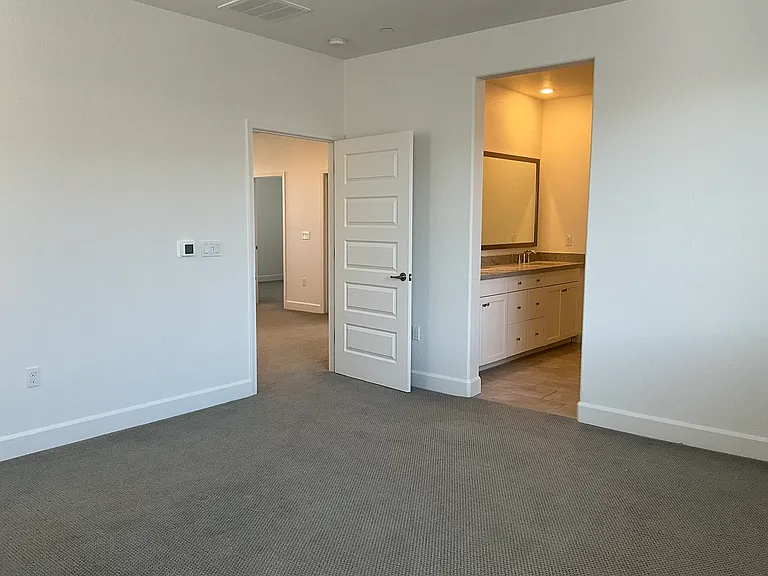 3249 Garibaldi Dr — Photo 16