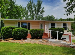 1203 Valley View Ct, Moberly, MO 65270
