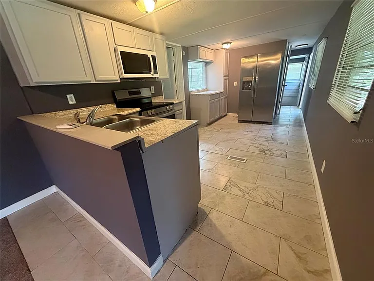 12938 Lincoln Rd — Photo 2