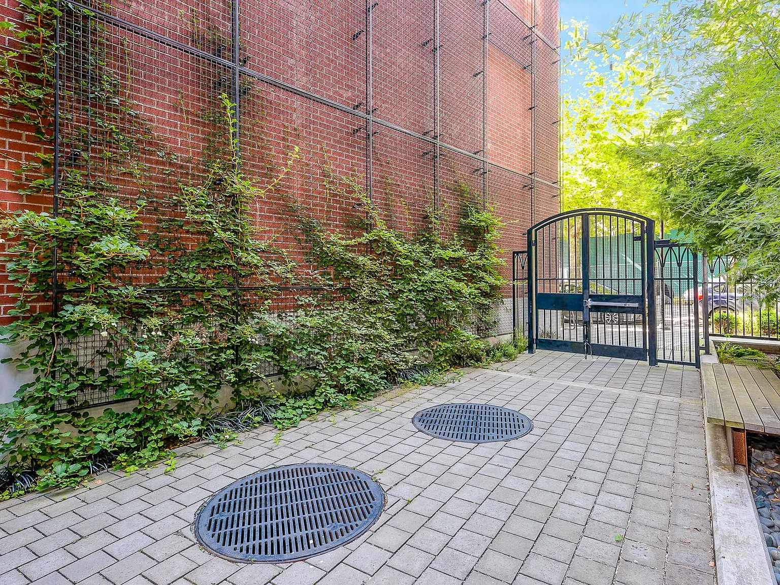 101 John St — Photo 3