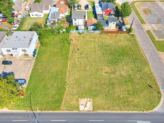 2nd image of 1609 SW 36th St #22