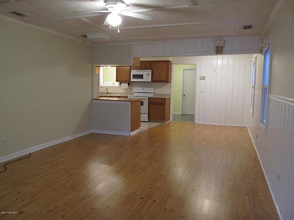 5th image of 10518 Tomkinson Dr