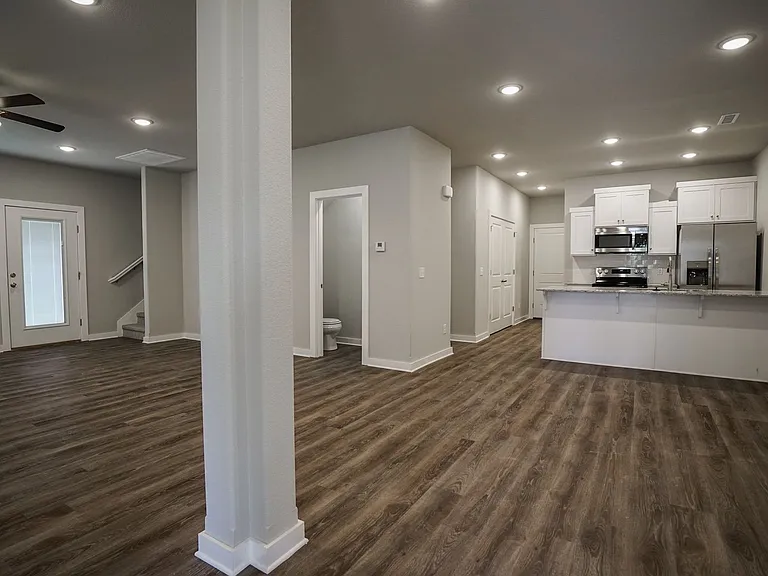 608 N Salem Rd — Photo 3