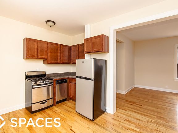 4th image of 3720 N Pine Grove Ave #3724X-W3