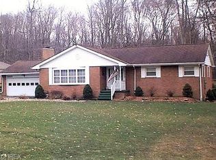 2420 Westview Dr, Cortland, OH 44410