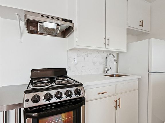 5th image of 10548 Eastborne Ave APT 203