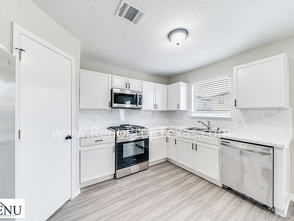 5th image of 8122 Villandry Ln