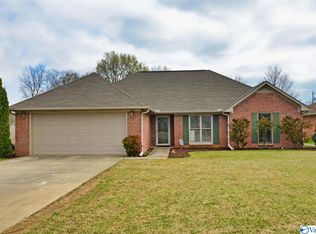 1702 Lake Pointe Dr SW, Decatur, AL 35603