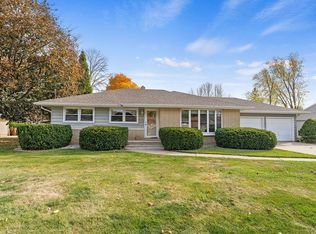 925 Grove St, Menasha, WI 54952