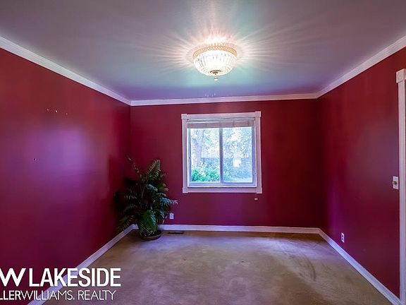 5th image of 30971 Lorraine Ave
