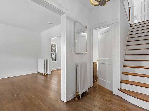 4th image of 202 Midland Ave