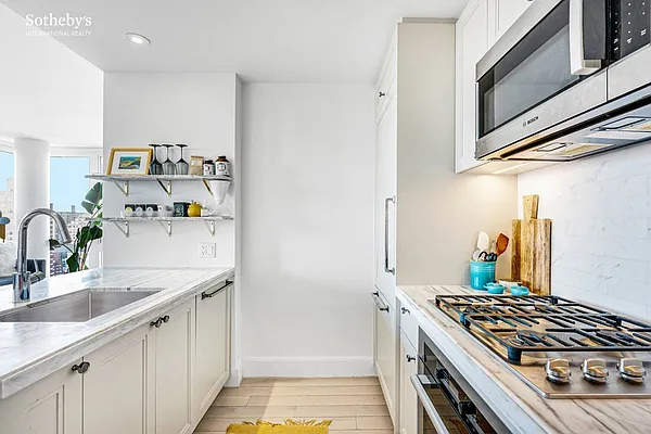 Rented by Sotheby's International Realty | media 11