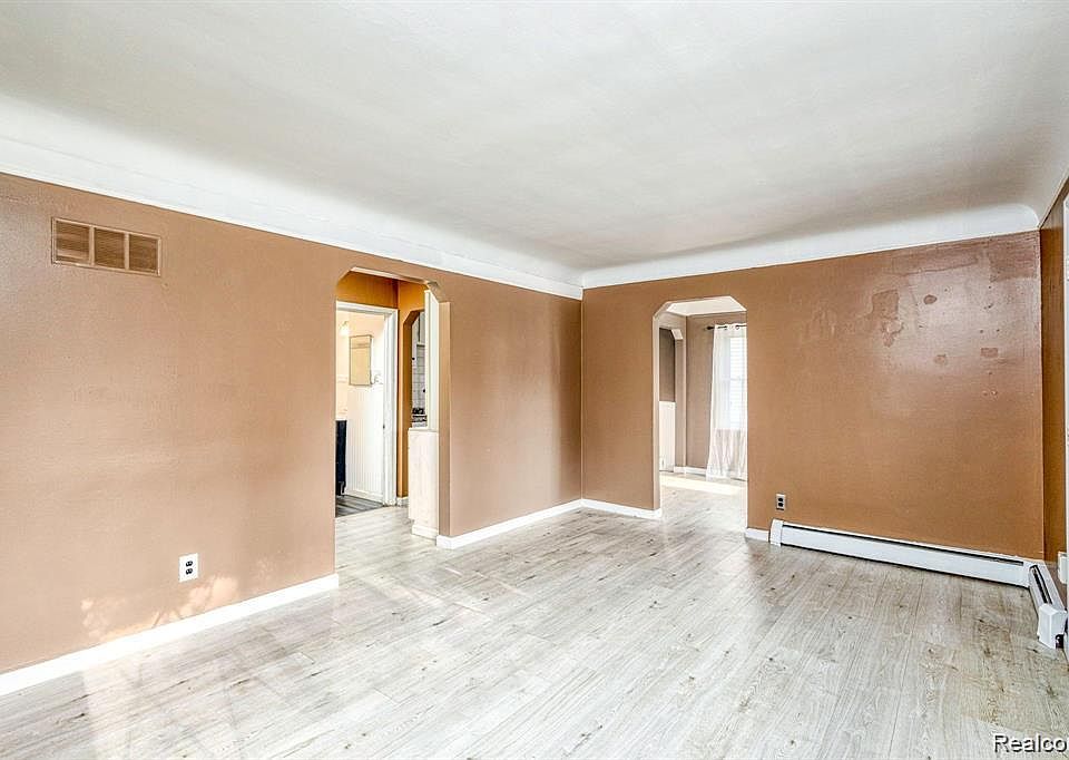 24646 Grove Ave, photo 4