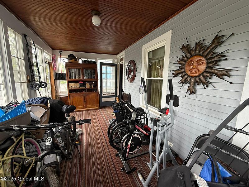 5th image of 18 Carey Avenue