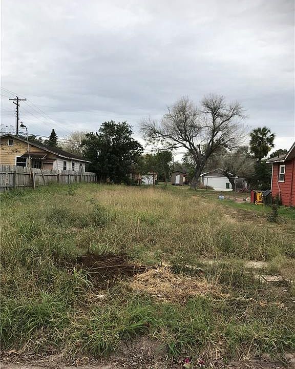 1st image of 315 Spears St