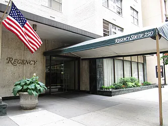 250 East 63rd Street in Lenox Hill