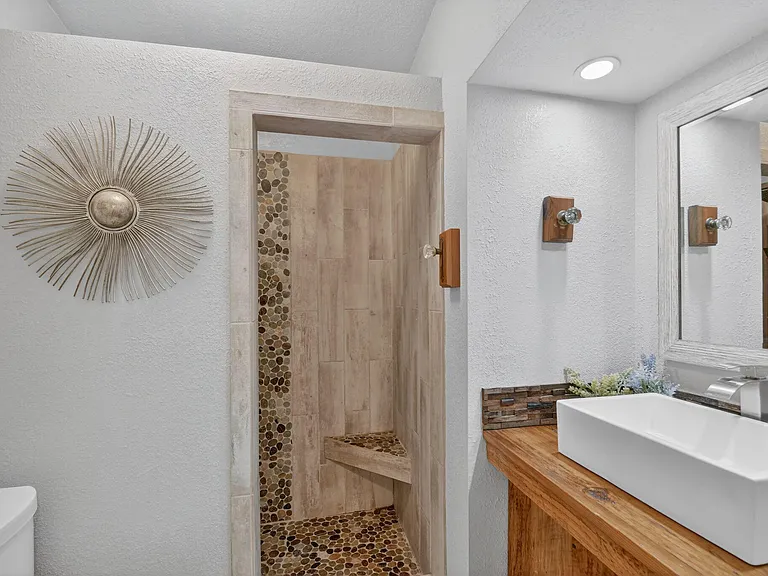 318 Glen Arbor Ter — Photo 8