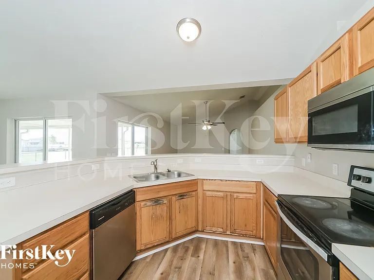 331 Columbo St — Photo 9