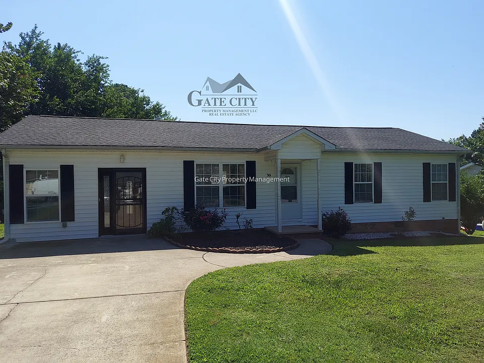 301 Cloverdale Dr