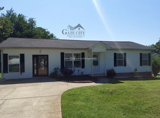 301 Cloverdale Dr, Archdale, NC 27263