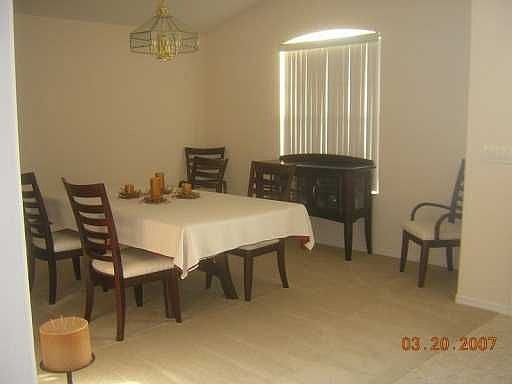 SEPARATE DINING ROOM
