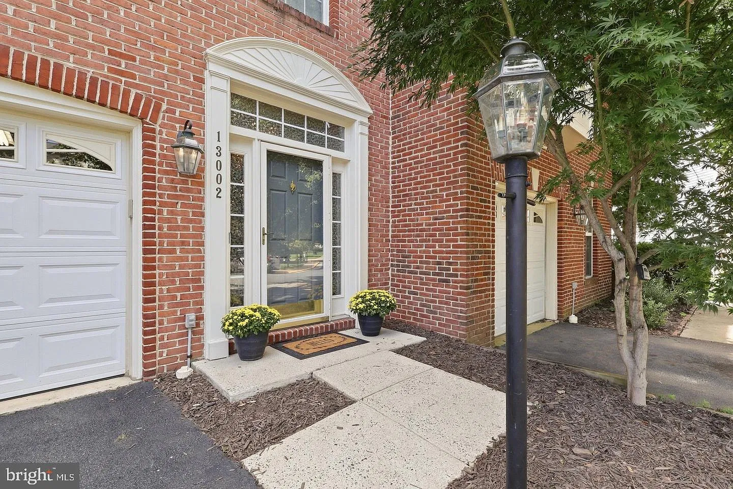 3 bed, 4.0 bath, 1810 sqft, $3,250 — Photo 2
