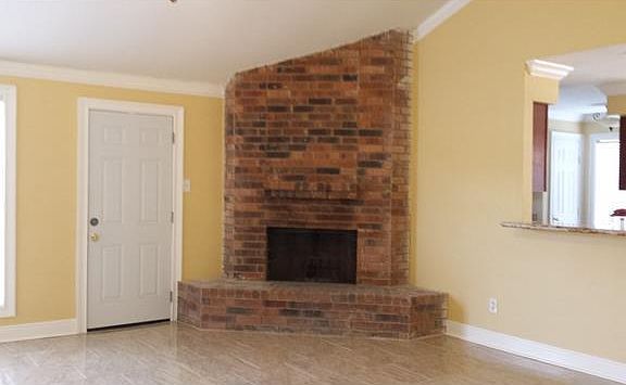4th image of 3004 Essex Ave