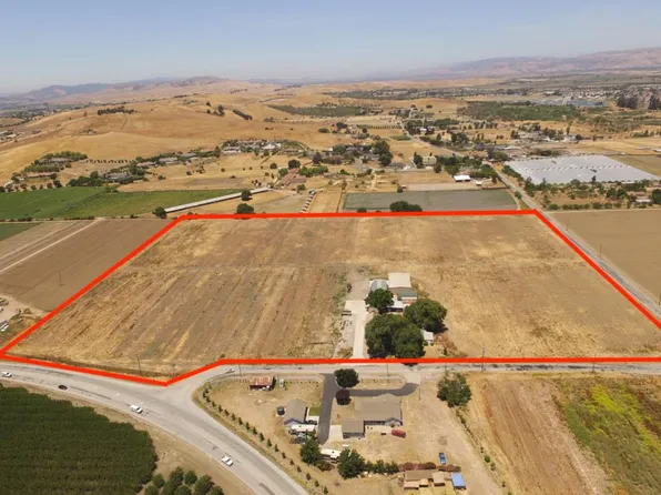 1010 Union Rd, Hollister, CA 95023