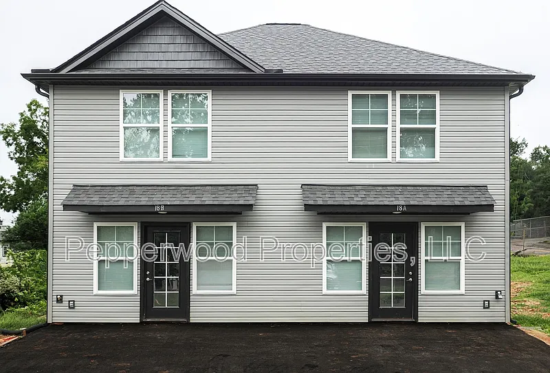 2 bed, 1.5 bath, 900 sqft, $1,395 — Photo 1