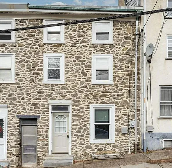 158 Roxborough Ave #A — Photo 1
