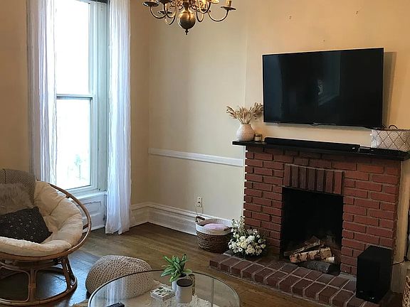 2nd image of 2028 N Bissell St APT 2