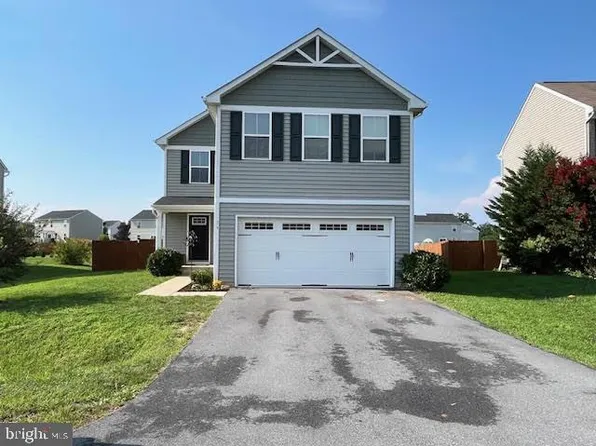 79 Milkweed Ln, Bunker Hill, WV 25413