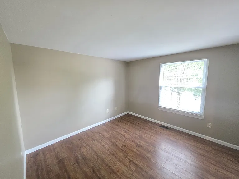 9214 Emmett Rd — Photo 10