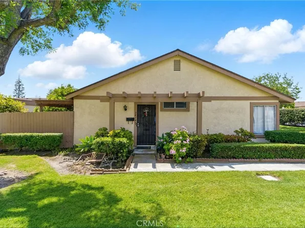 341 Carriage Dr #51, Santa Ana, CA 92707