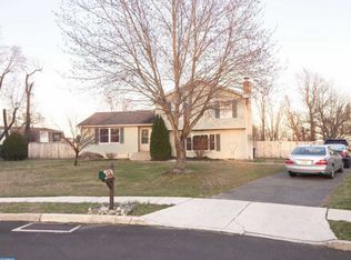 4 Almond Ct, Florence, NJ 08518