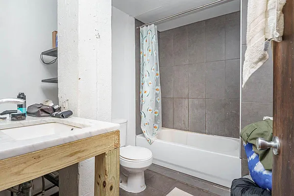 Rented by MySpaceNYC | media 12