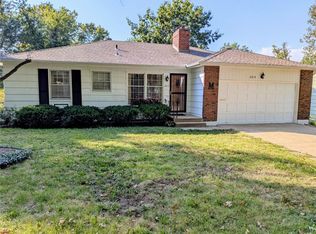 8713 W 72nd St, Prairie Village, KS 66204