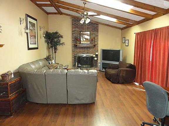 4th image of 12167 Woodrow Ln