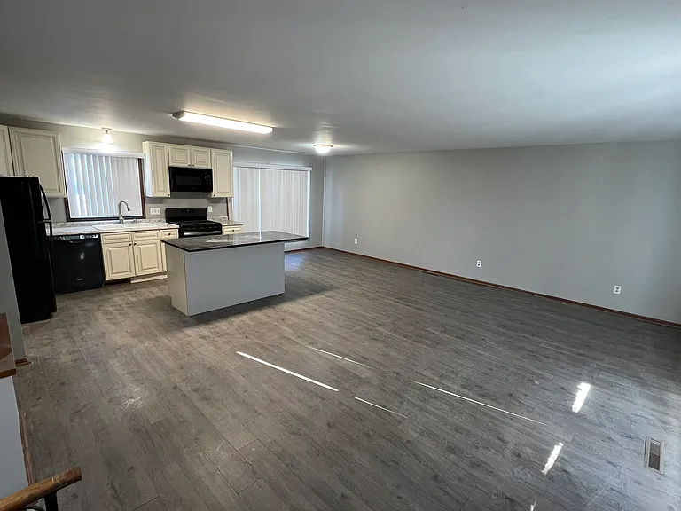 181 Chestnut St — Photo 12