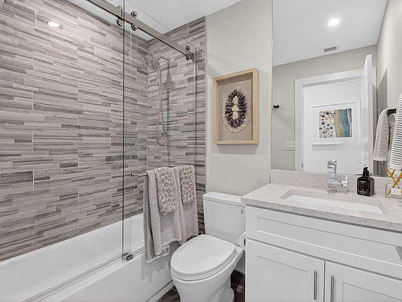 4th image of 1005 Bridgewood Place