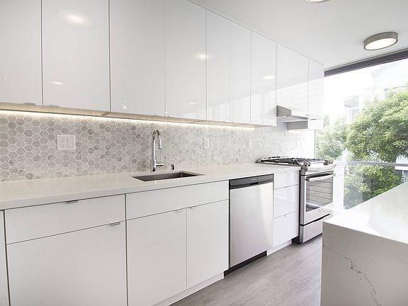 4th image of 2355 Scott St APT 7