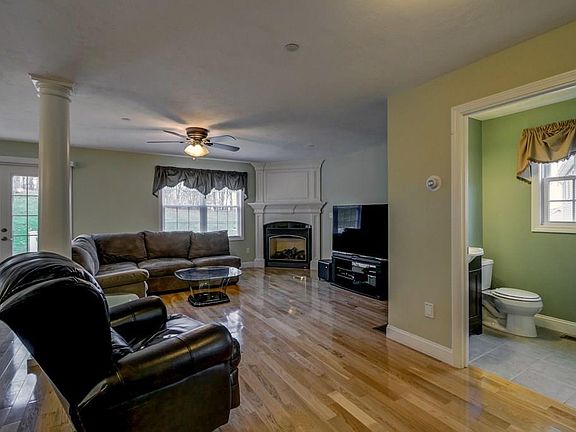 4th image of 35 Magnavista Dr