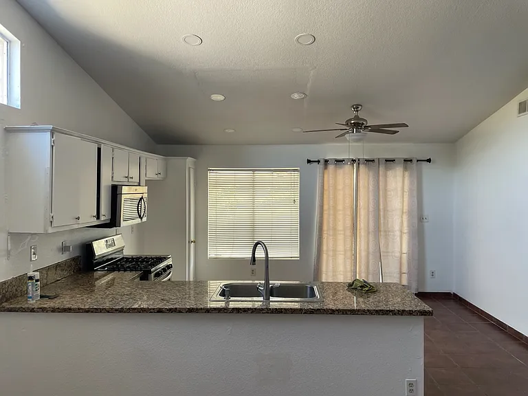 503 Littlejohn Ave — Photo 3
