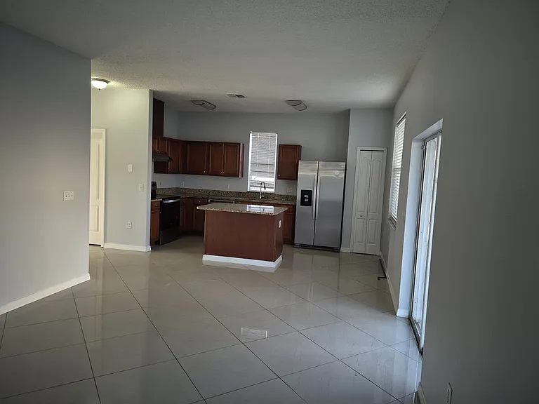 5744 Vista Linda Dr — Photo 10