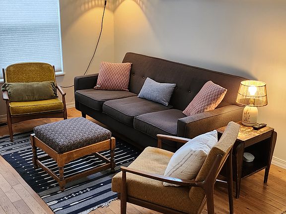 4th image of 807 Discovery Way