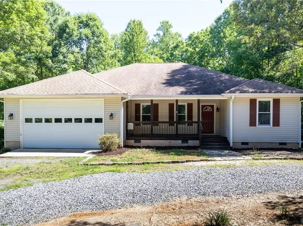 1305 Eastham Rd, Bumpass, VA 23024