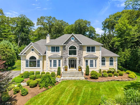 22 Perrins Peak Road, Stony Point, NY 10980