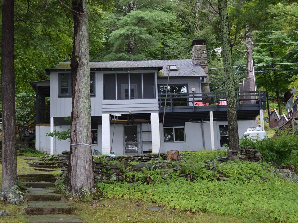 2nd image of 147 N Eastwood Dr
