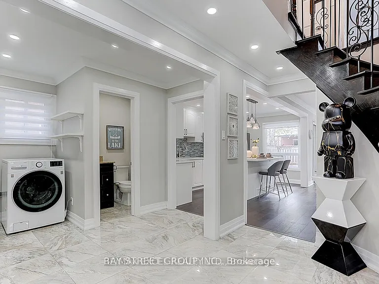29 Featherstone Ave — Photo 6